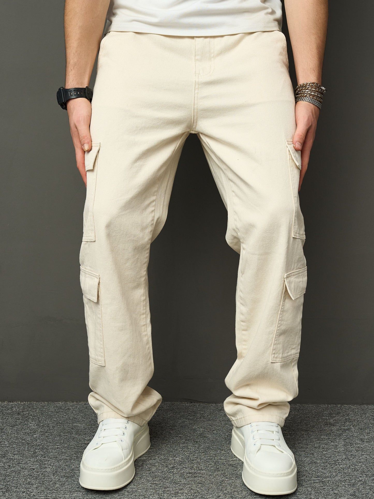 Men’s Loose Fit Denim Jeans with Cargo Pockets